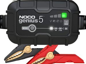 NOCO GENIUS5 ، شاحن بطارية السيارة الذكية 5A ، شاحن السيارة المحمول 6 فولت و 12 فولت ، صيانة البطارية ، شاحن الوشل ومزيل الكبريتات للبطاريات AGM ، الليثيوم ، ATV ، الدراجات النارية وبطاريات الدورة العميقة